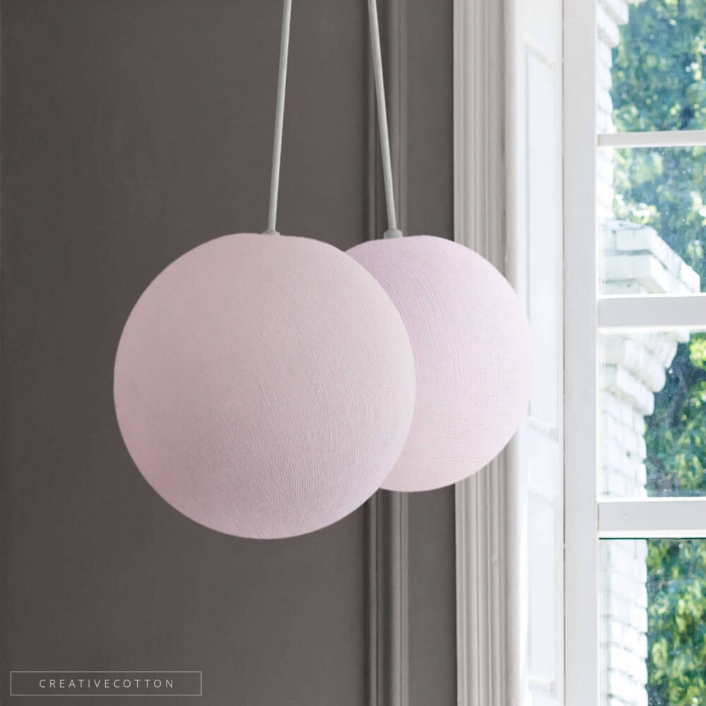 LED Deckenlampe mit 2 Kugeln aus Baumwolle. Pendelleuche in Weiß. Höhenverstellbare Hängelampe, ideal für Schlafzimmer und Wohnzimmer. Dimmbare Deckenleuchte.
