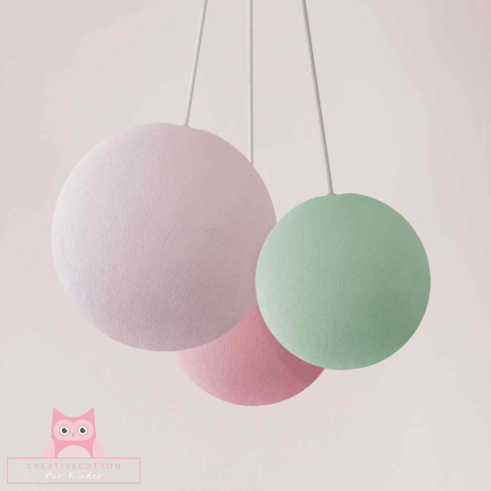LED Deckenlampe mit 3 Kugeln aus Baumwolle. Pendelleuche in Weiß, Mint und Rosa. Höhenverstellbare Hängelampe, ideal für Kinderzimmer und Babyzimmer. Dimmbare Deckenleuchte.