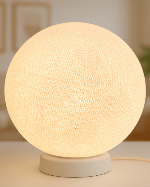 Cremefarbene Kugel Lampe – moderne LED Tischleuchte für Wohnzimmer und Schlafzimmer