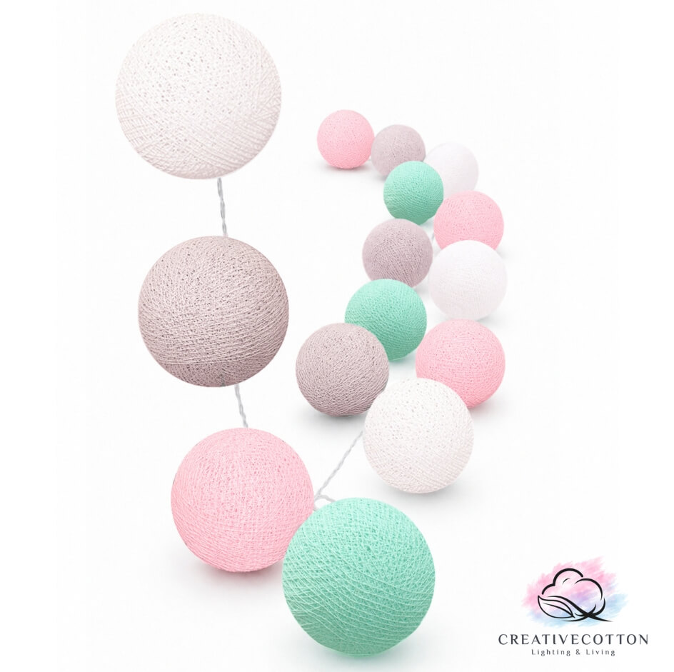 led-lichterkette-babyzimmer-kugeln-weiss-creme-blau-mint-warm-kinder-kinderzimmer-wohnzimmer-schlafzimmer-gemutlich-madchen-junge-jungenzimmer-rosa-madchenzimmer Bunte LED Dekolichterkette mit Baumwollkugeln in Weiß, Grau, Rosa und Mint – warmweißes Licht, USB-Anschluss, Schalter und Timer, ideal für Kinderzimmer, Babyzimmer oder als fröhliche Mädchenzimmer-Deko