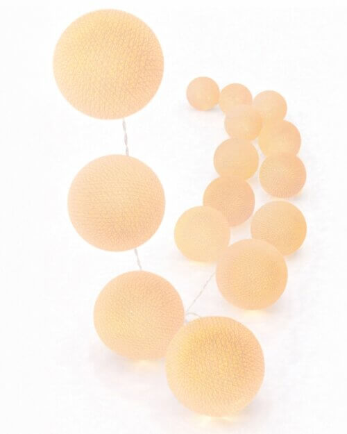 LED Lichterkette Honey mit Kugeln in Creme – warmweißes Licht für Fensterrahmen, Wohnzimmerdeko oder stilvolle Wandgestaltung