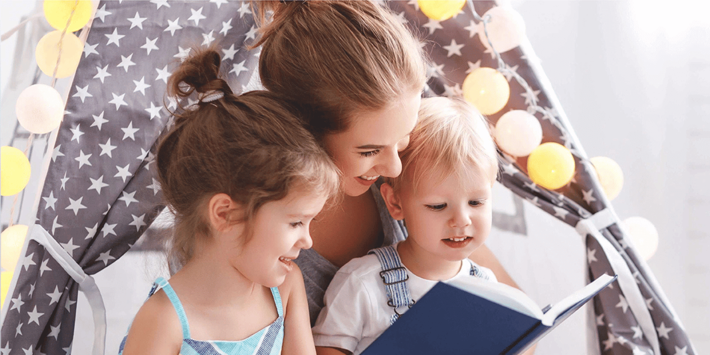 Sommerlich helle LED Lichtgirlande Sommerbrise mit Kugeln in Weiß, Creme und Gelb – warmweißes Licht für Kinderzimmer, Wand oder als freundliche Innenbeleuchtung