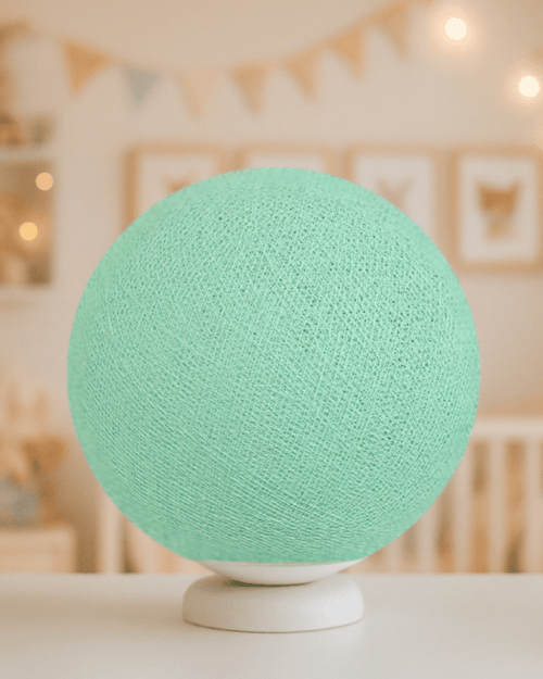 Mint Tischleuchte in Kugelform – moderne LED Lampe für gemütliche Beleuchtung im Jugendzimmer