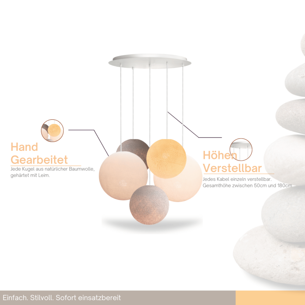 Pendelleuchte mit fünf Baumwollkugeln in Weiß, Creme und Grau – LED Hängeleuchte im zeitlosen Design.
