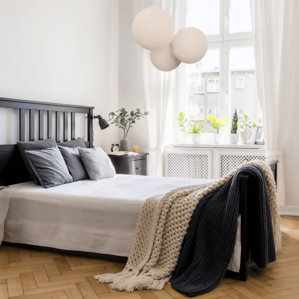 3-flammige Pendelleuchte in Weiß – elegante LED Hängeleuchte höhenverstellbar fürs Wohnzimmer.