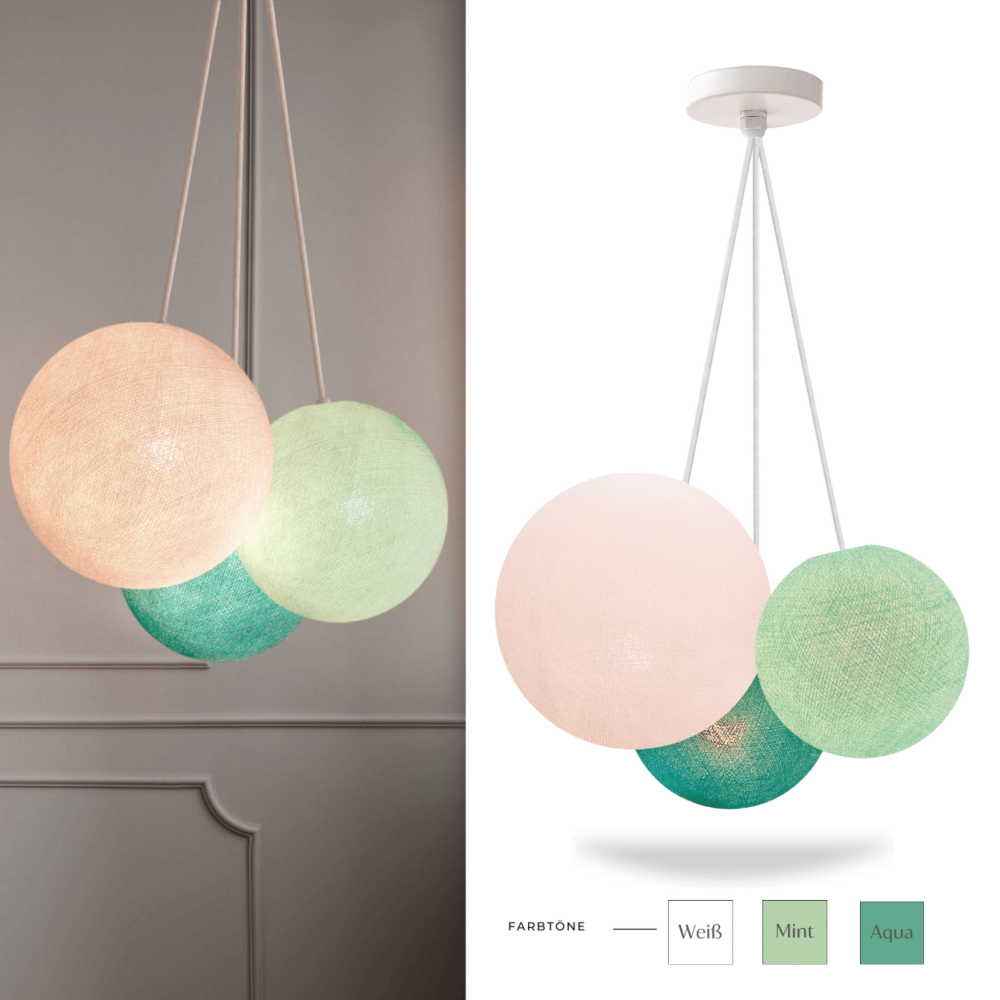 3-flammige Hängeleuchte mit Baumwollkugeln in Aqua, Mint und Weiß – moderne Lampe fürs Treppenhaus.