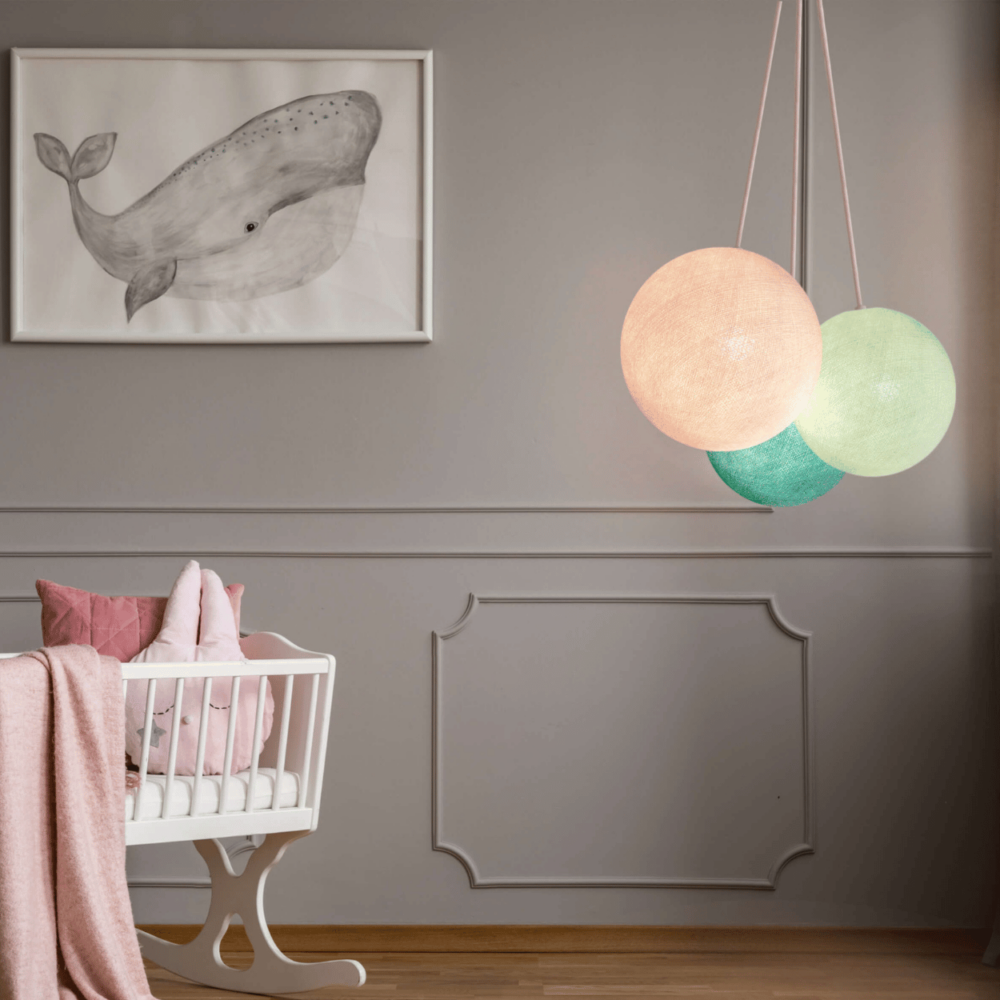 Pendelleuchte in Mint, Aqua und Weiß – 3-flammige Hängelampe für Jugendzimmer oder Kinderzimmer.
