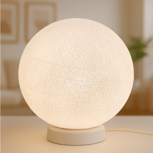 led-stehlampe-lampe-leuchte-stehleuchte-kugel-cotton-ball-wohnzimmer-schlafzimmer-weiss Weiße Kugel als Tischleuchte. Moderne LED Lampe für Wohnzimmer oder Schlafzimmer.
